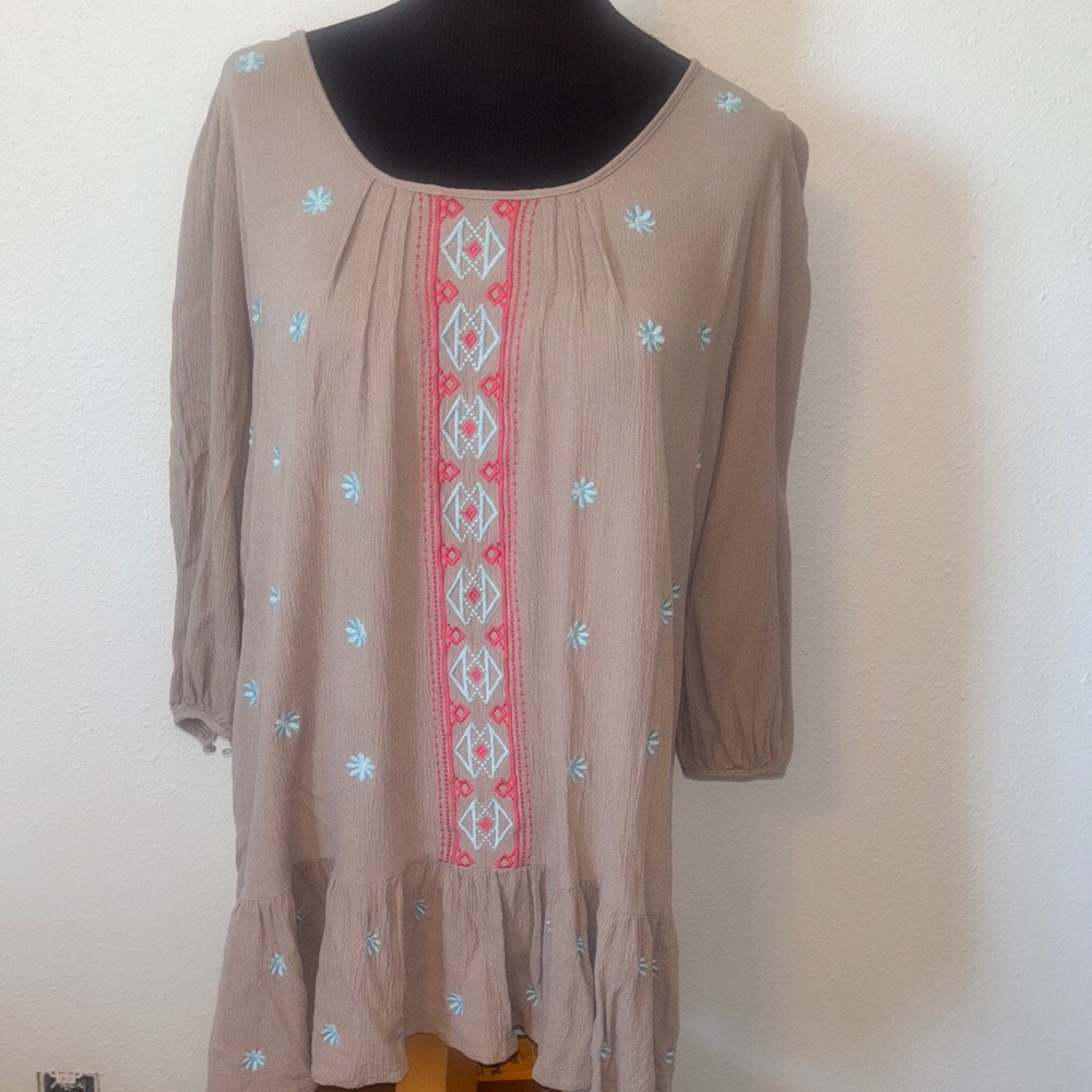 Umgee Tunic Length Top with Embroidery size 1x